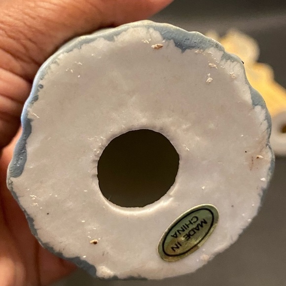 Hand painted Porcelain Angel Trio Table Decor. - Picture 6 of 11